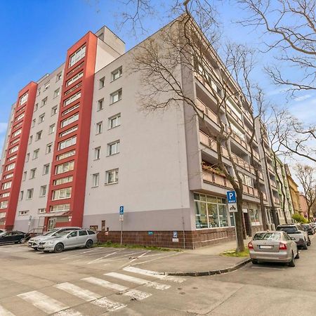 Lam Concrete - Ac - Balcony Apartment Bratislava Bagian luar foto