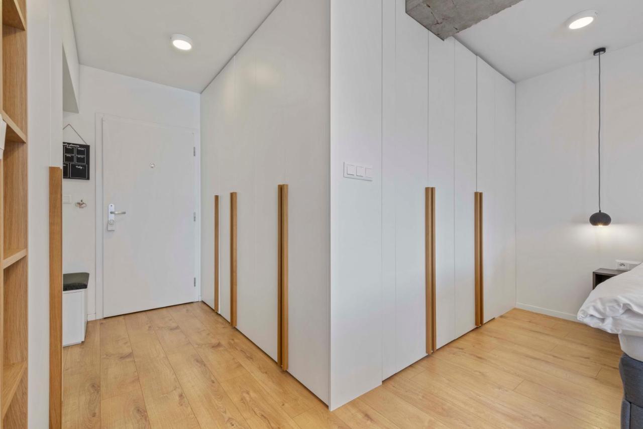 Lam Concrete - Ac - Balcony Apartment Bratislava Bagian luar foto