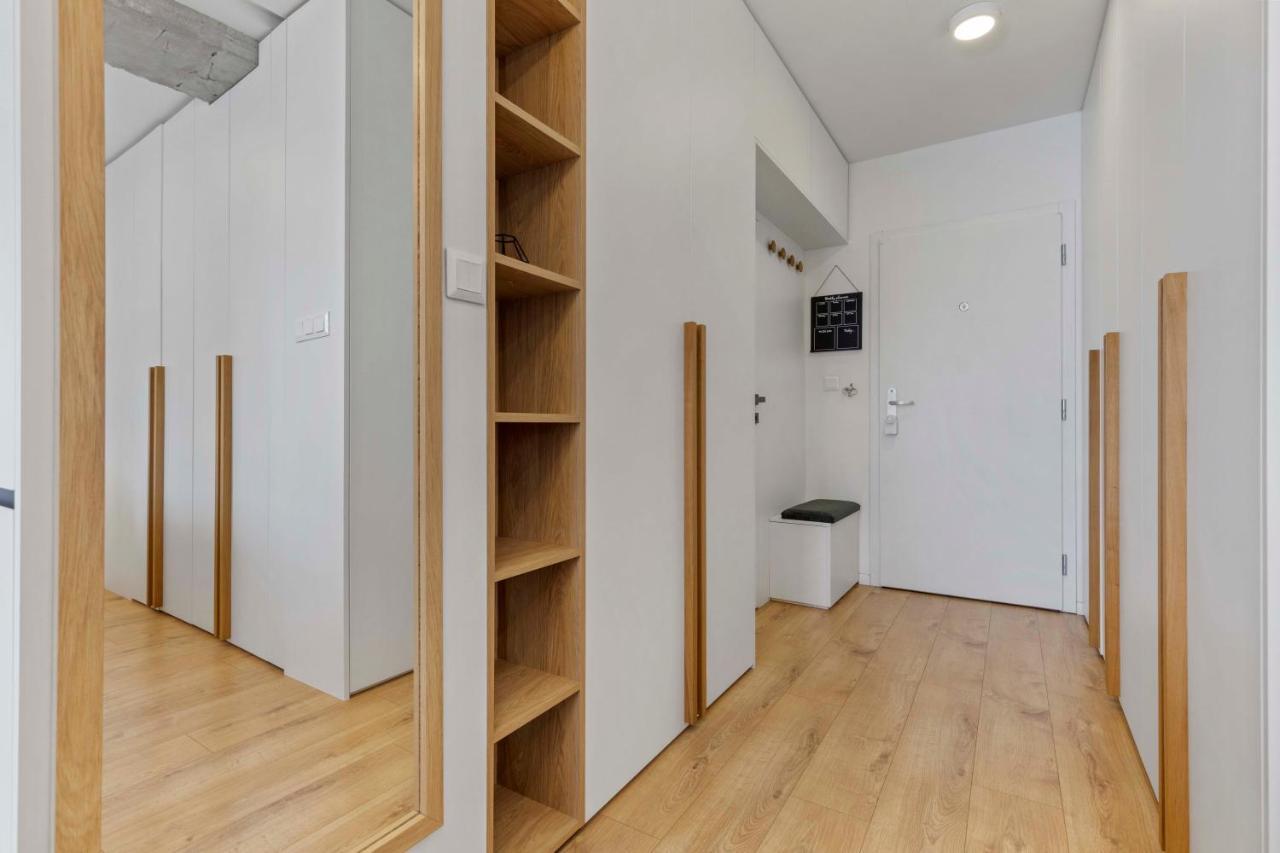 Lam Concrete - Ac - Balcony Apartment Bratislava Bagian luar foto