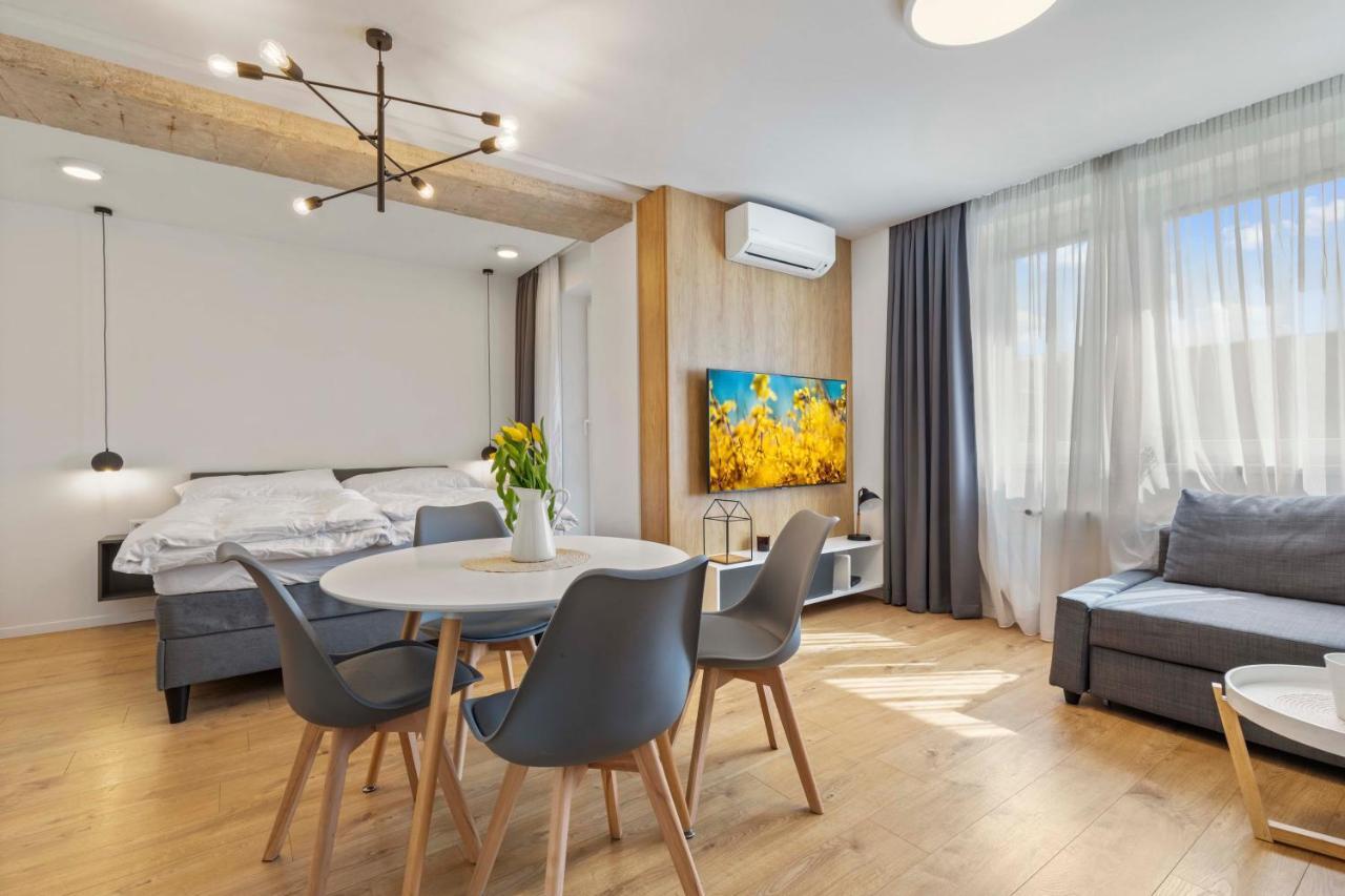 Lam Concrete - Ac - Balcony Apartment Bratislava Bagian luar foto