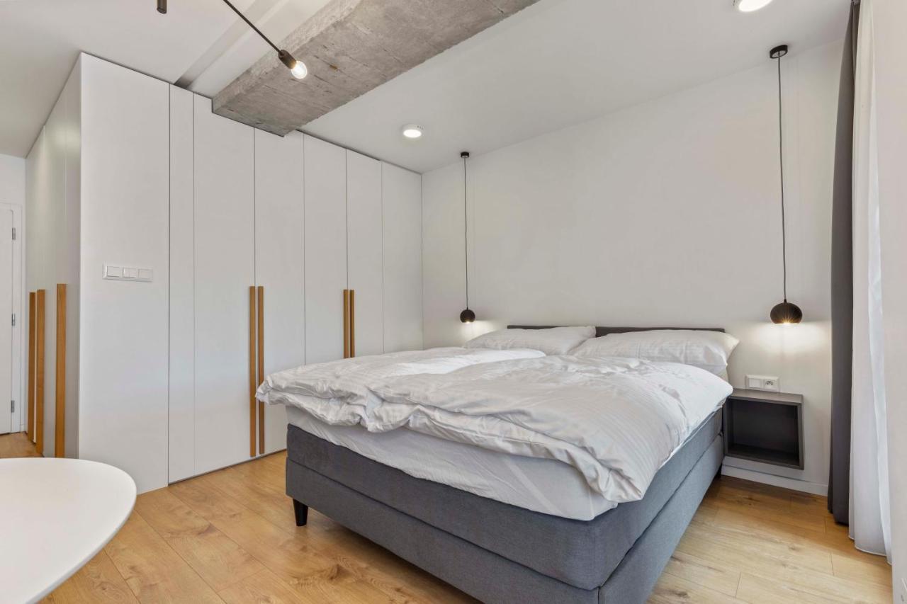 Lam Concrete - Ac - Balcony Apartment Bratislava Bagian luar foto