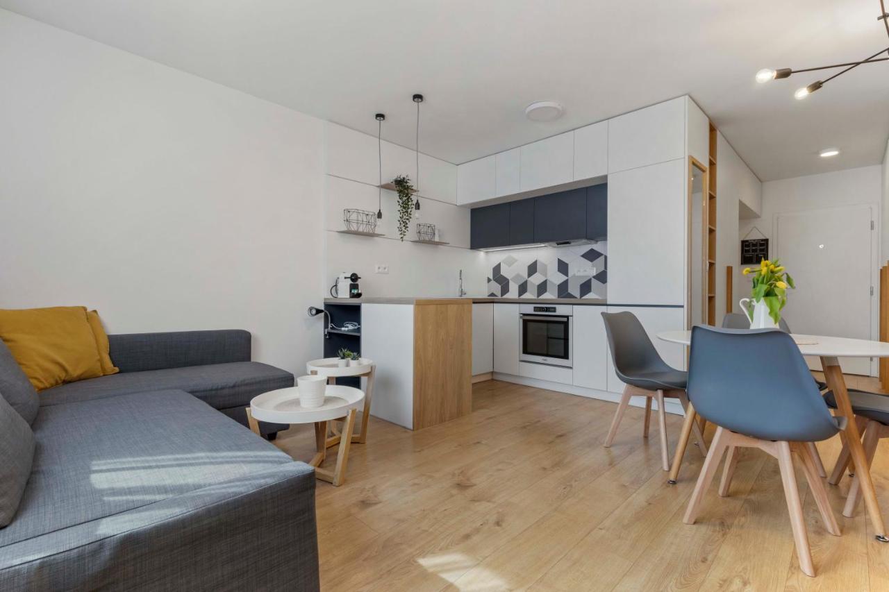 Lam Concrete - Ac - Balcony Apartment Bratislava Bagian luar foto